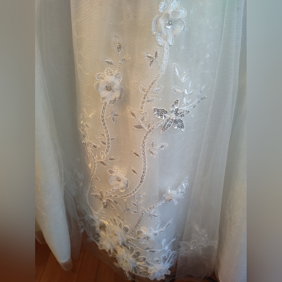 Princess Daliana beautiful elegant girl's white dress - Picture 6 of 15